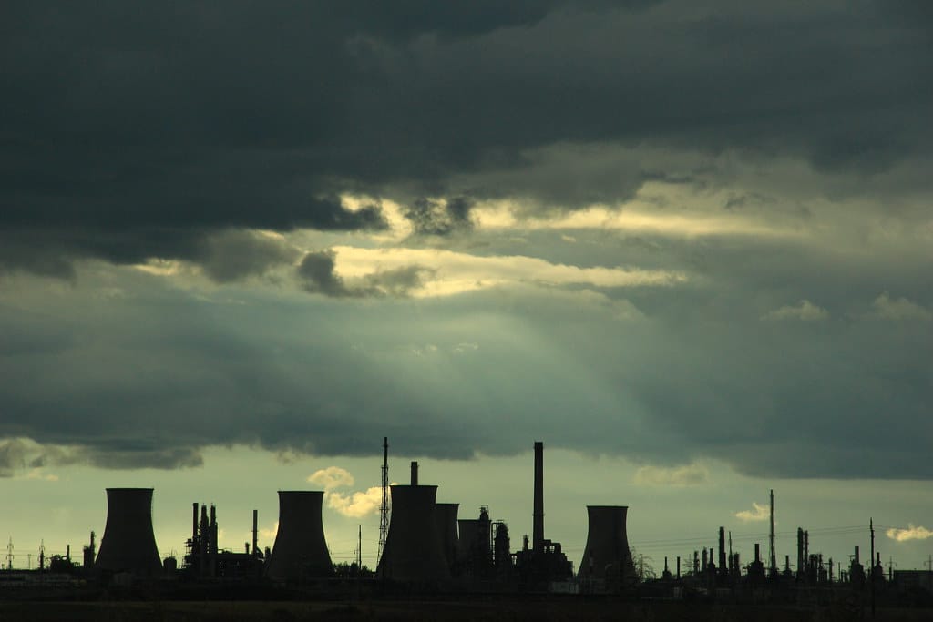 MIT Breakthrough Could Revolutionize Oil Refining and Cut Energy Costs by 30%