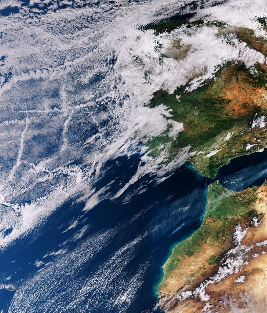 The Ocean's Hidden Network: How Internet Cables Are Becoming Climate Guardians