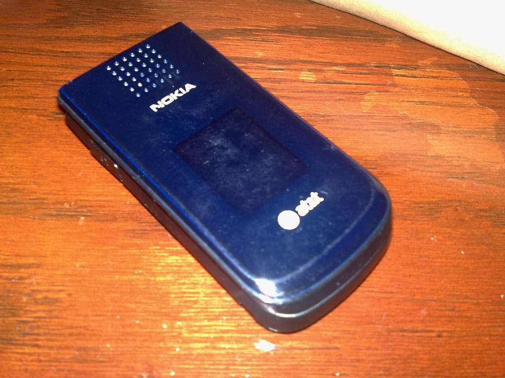 The Fatal Flaw: Why This One Feature Makes Flip Phones Impossible to Recommend in 2024