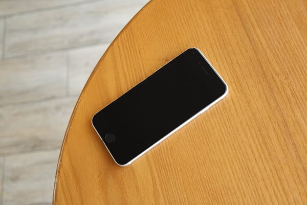 Apple's iPhone Surges Back: Strongest Growth in Four Years Signals Market Resurgence