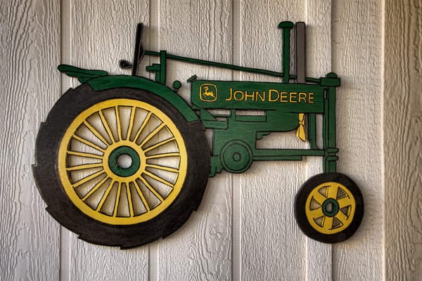 Judge Denies John Deere's Bid to Dismiss Federal Antitrust Case Over Repair Monopoly