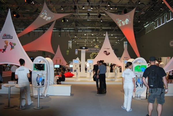 Nintendo's Strategic Gamble: Staying Traditional While Gaming Giants Burn Through Billions